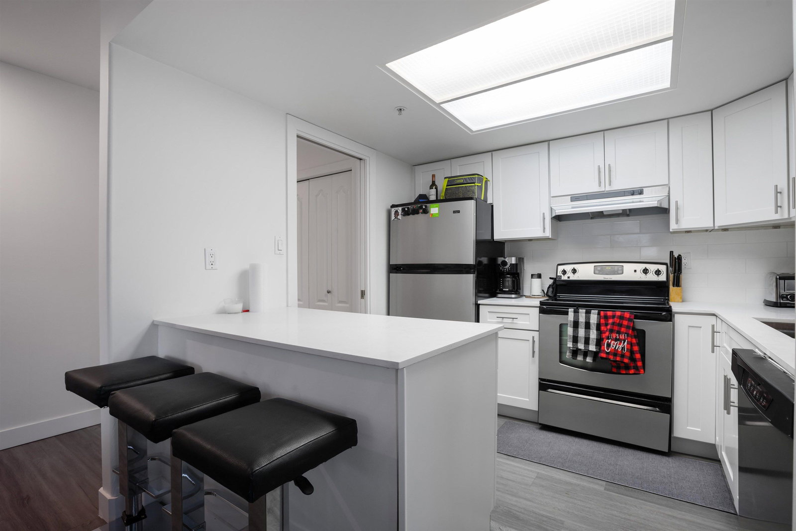 Listing Image 17