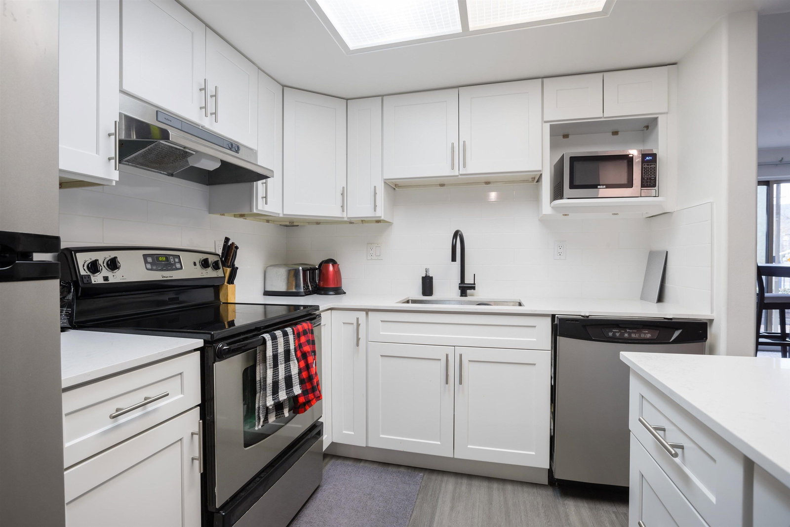 Listing Image 18