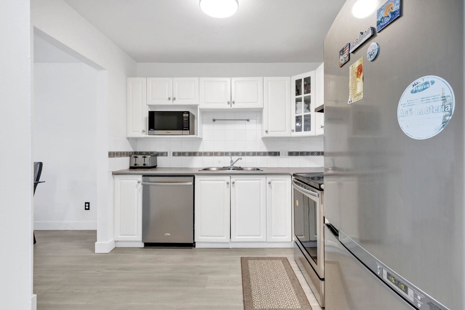 Listing Image 11