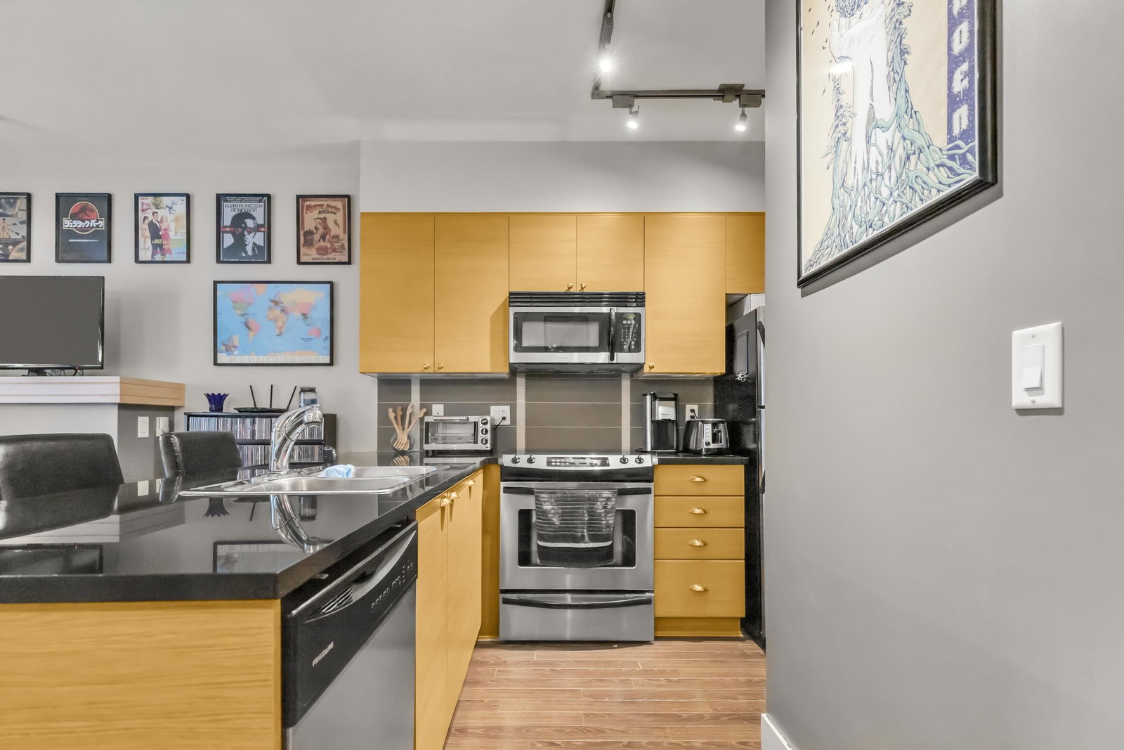 Listing Image 13