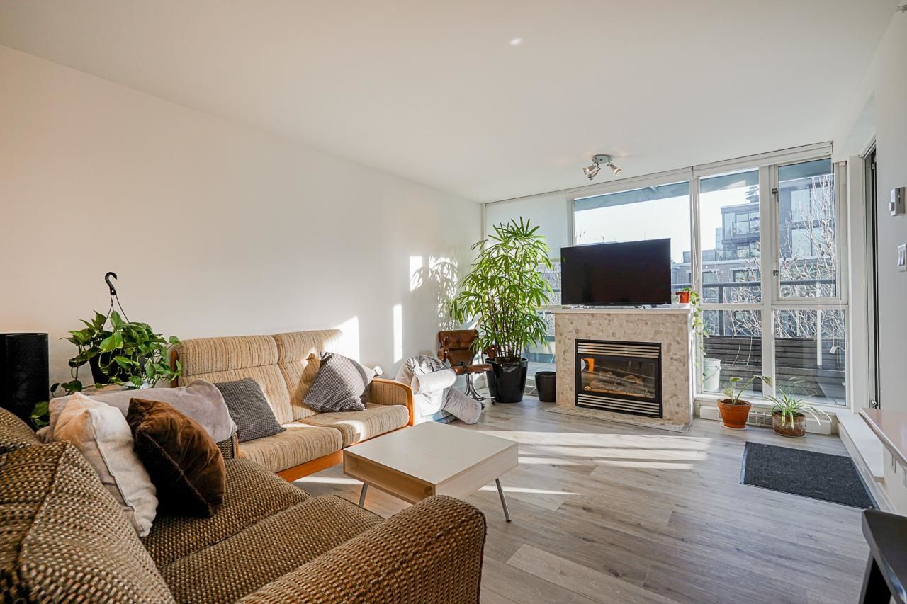 Listing Image 10