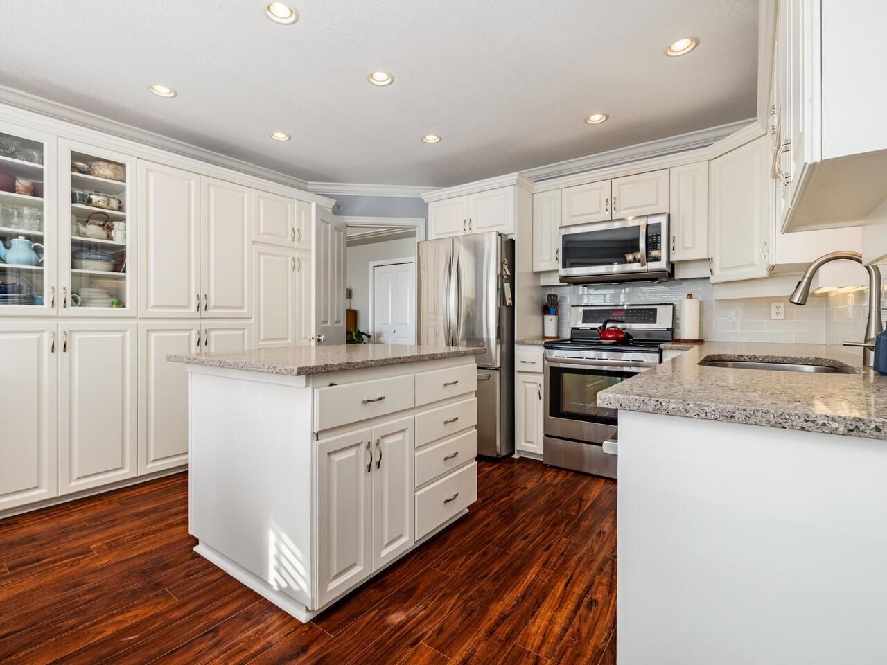 Listing Image 9