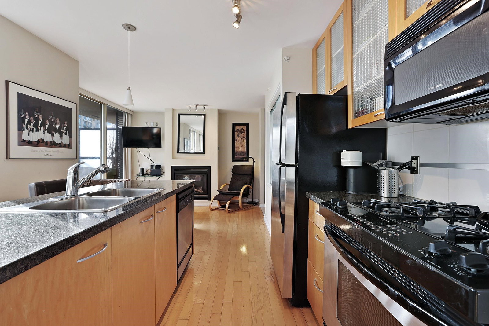 Listing Image 9