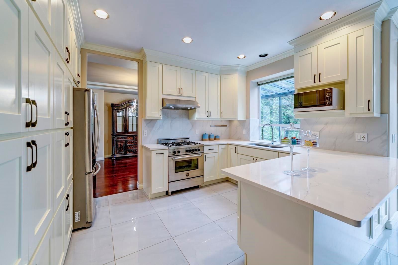 Listing Image 11