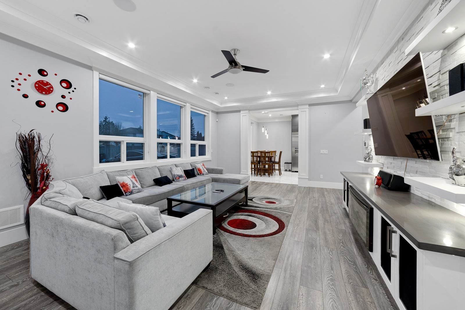 Listing Image 11