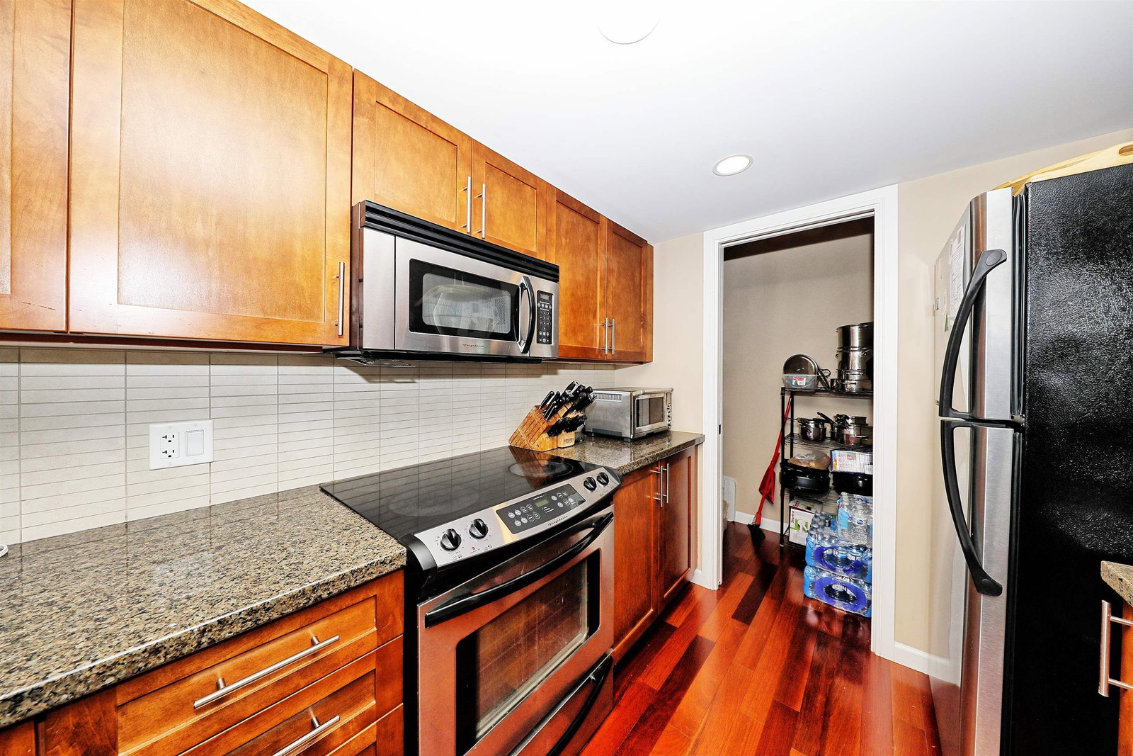 Listing Image 17