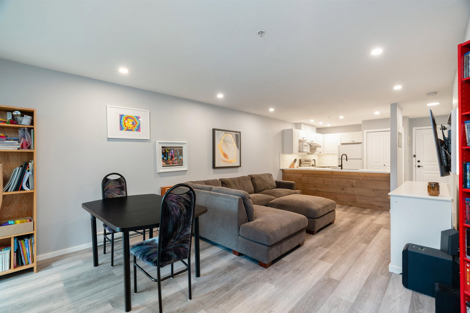 Listing Image 9