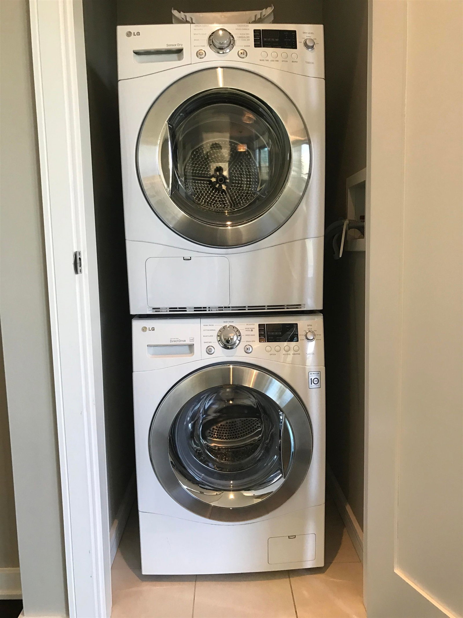 Listing Image 10