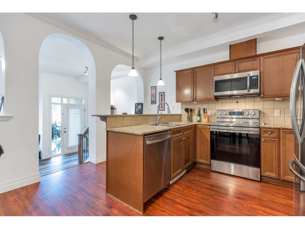 Listing Image 8
