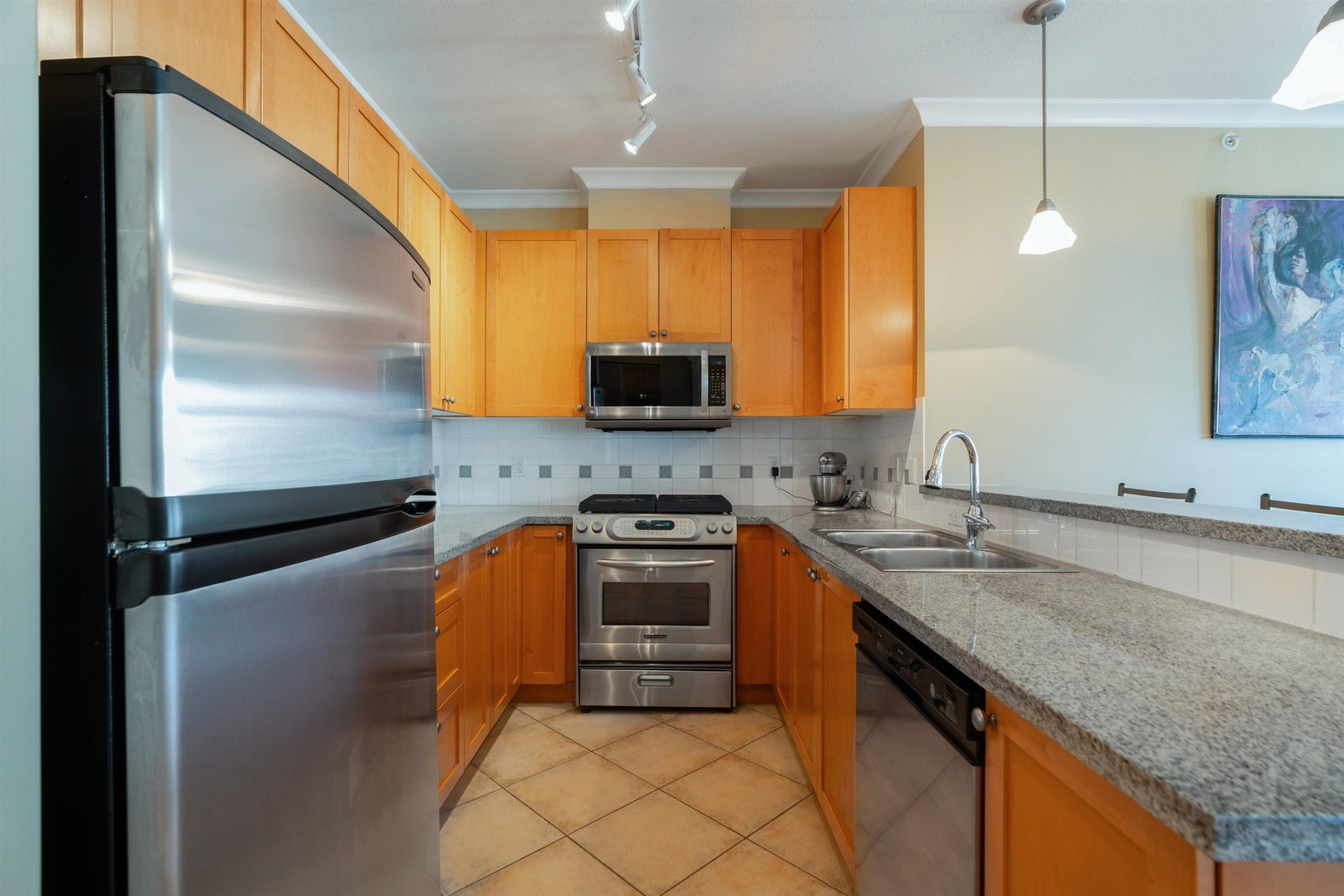 Listing Image 10