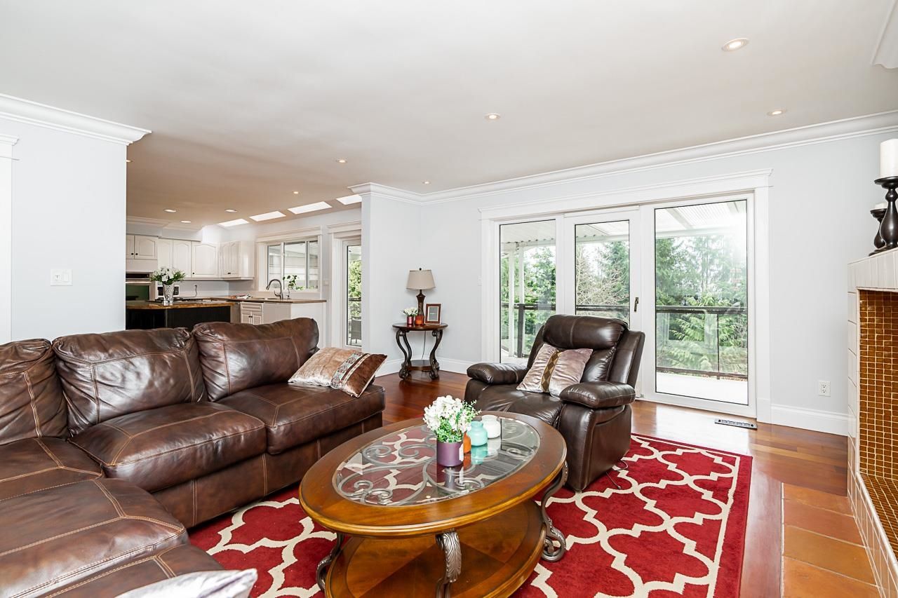 Listing Image 11