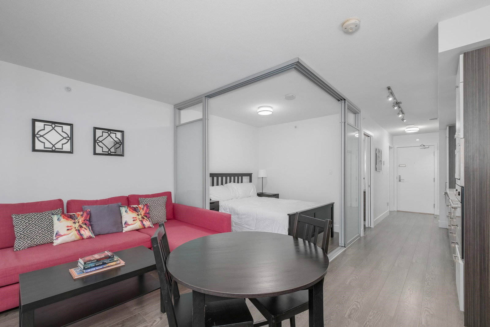 Listing Image 12