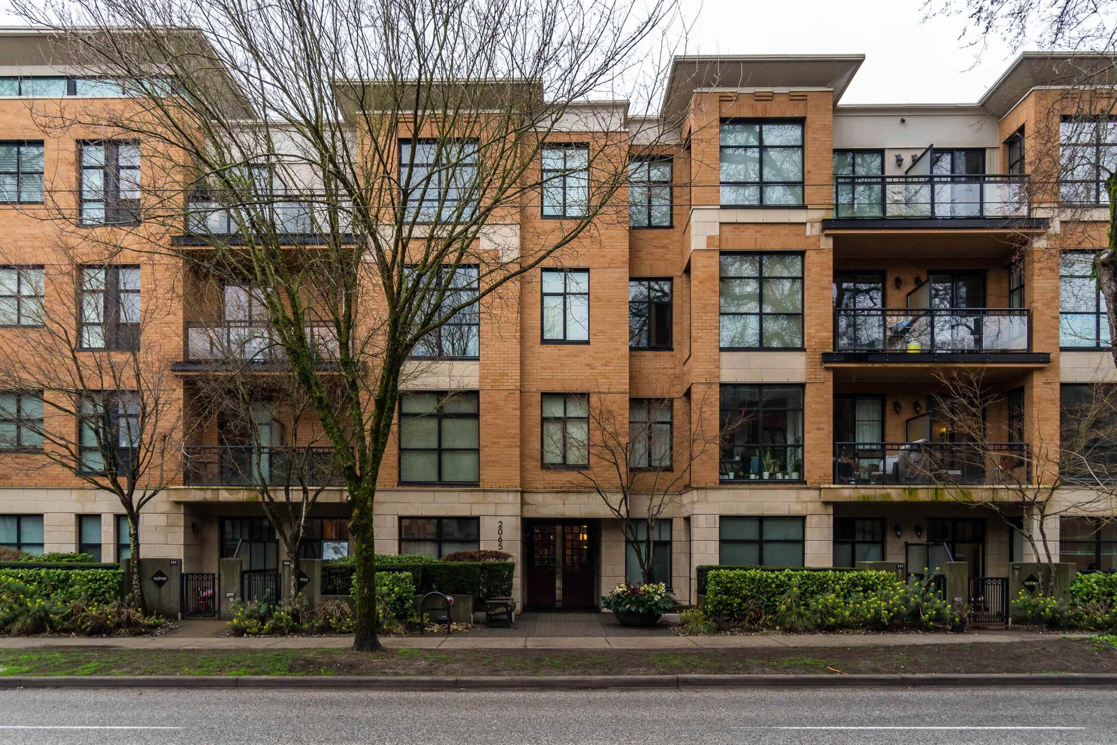 Listing Image 1