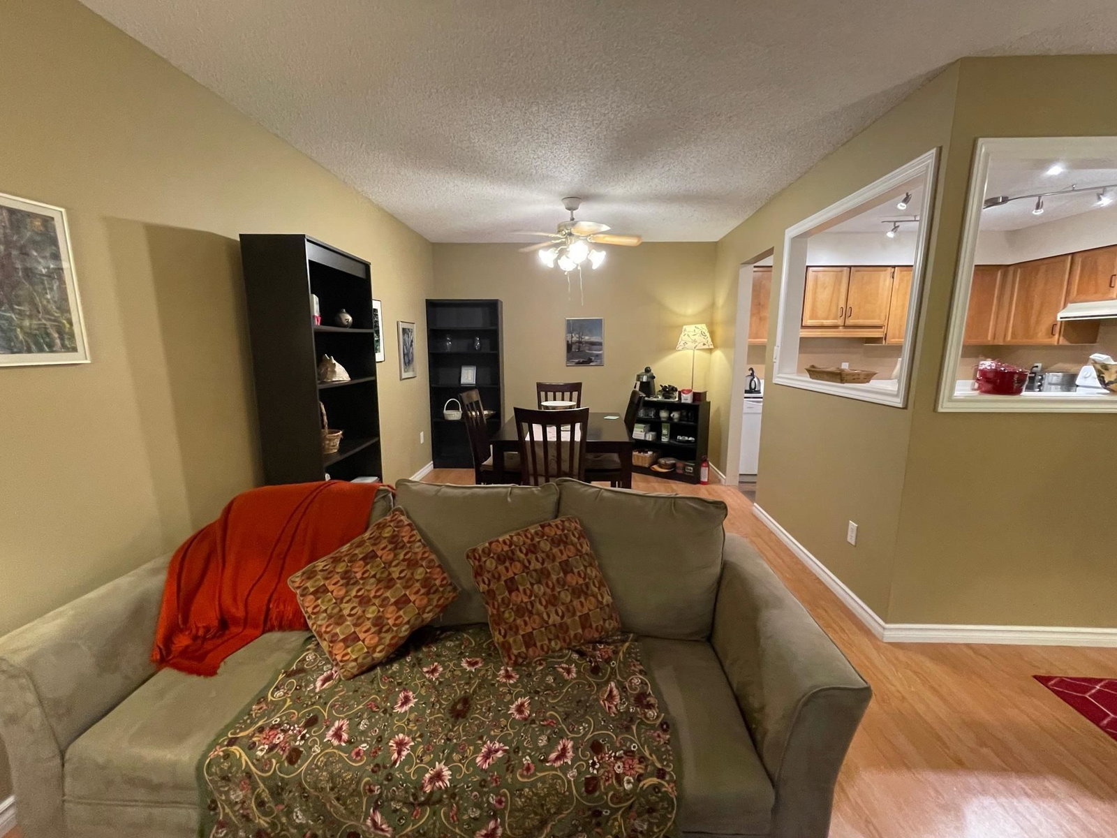 Listing Image 3