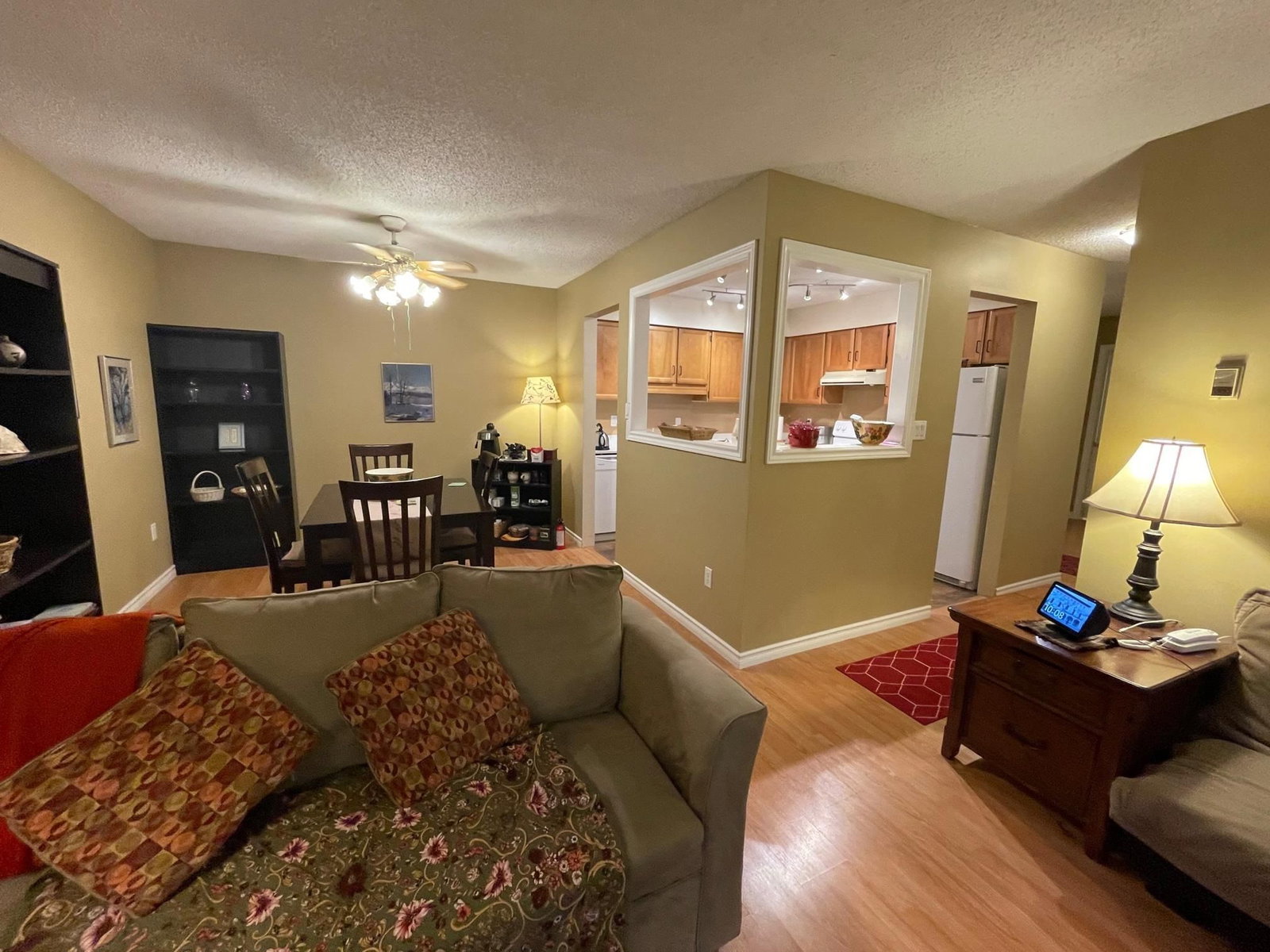 Listing Image 4