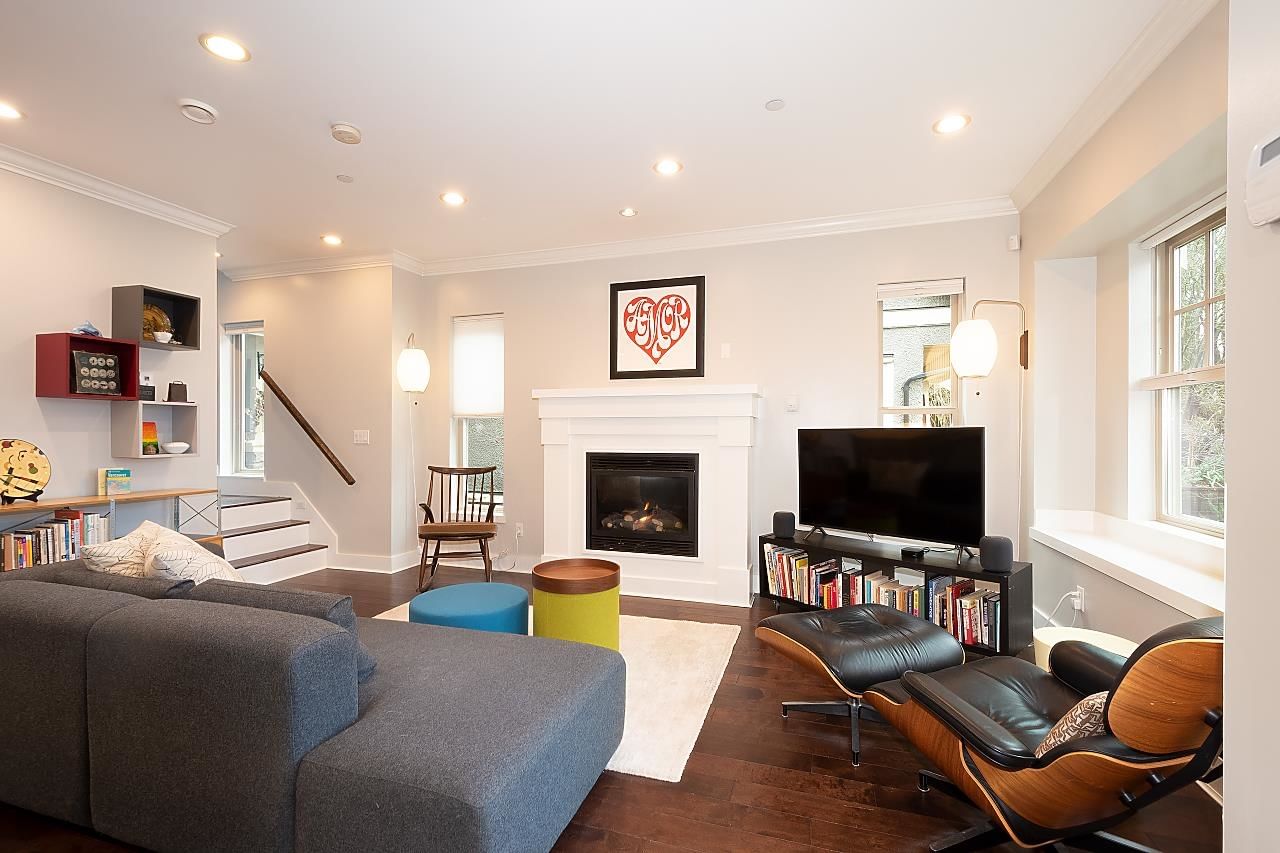 Listing Image 8