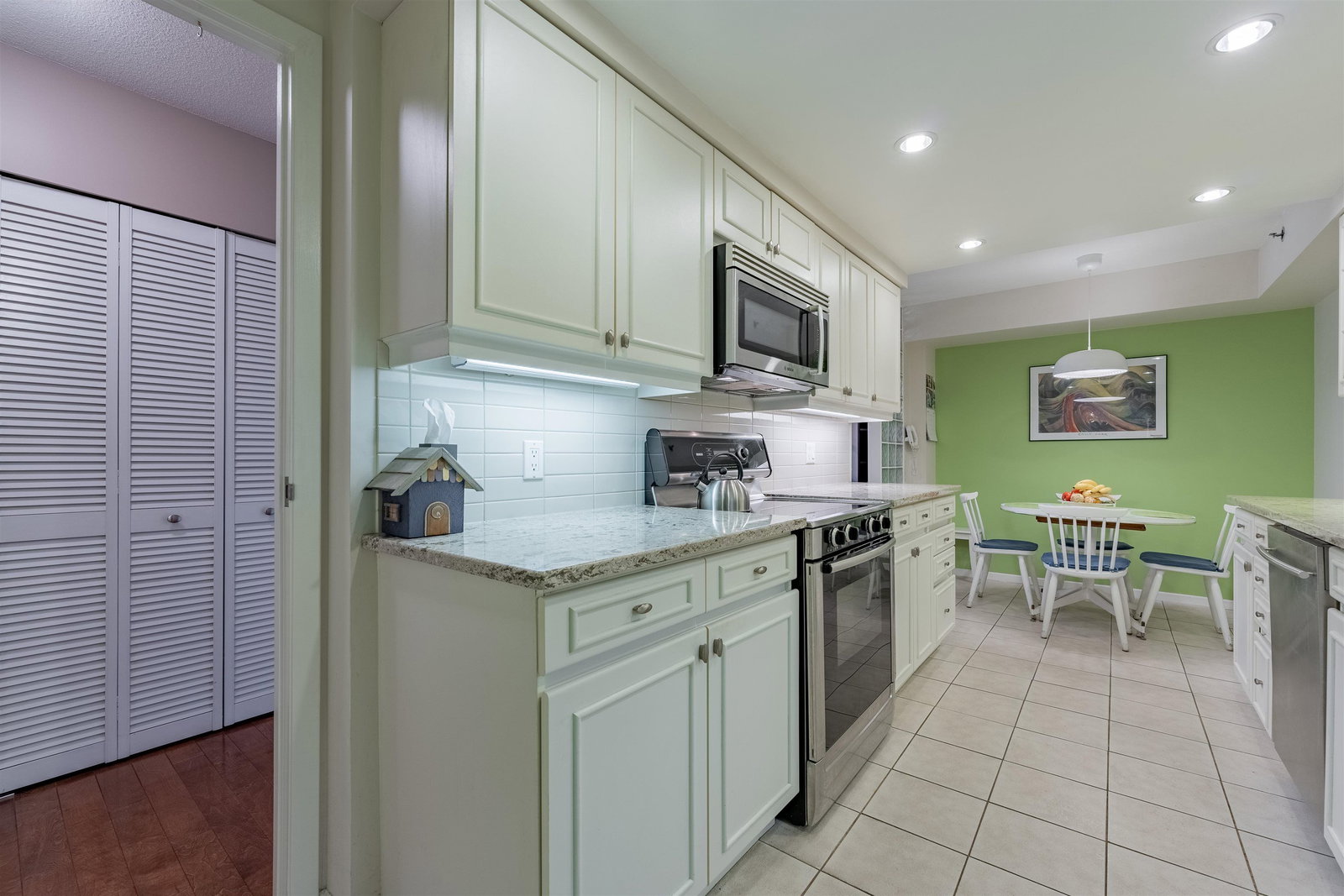 Listing Image 16