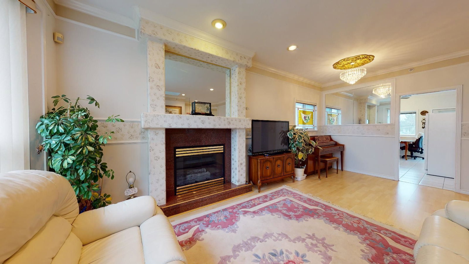 Listing Image 5