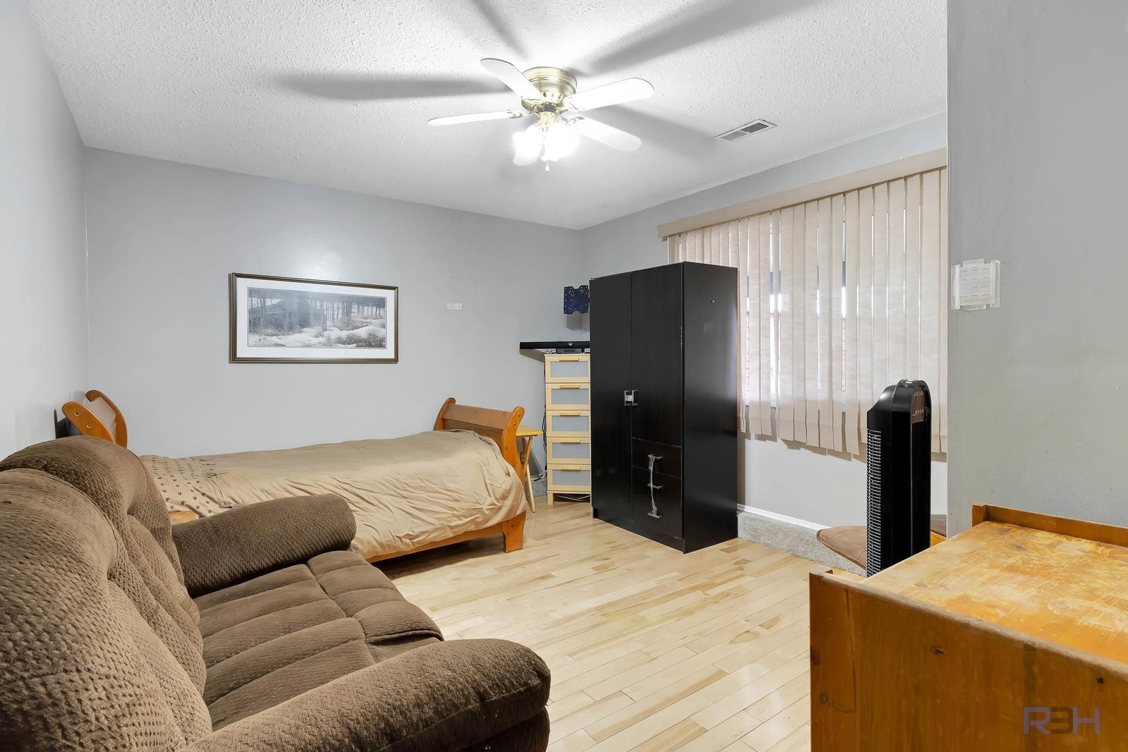 Listing Image 21