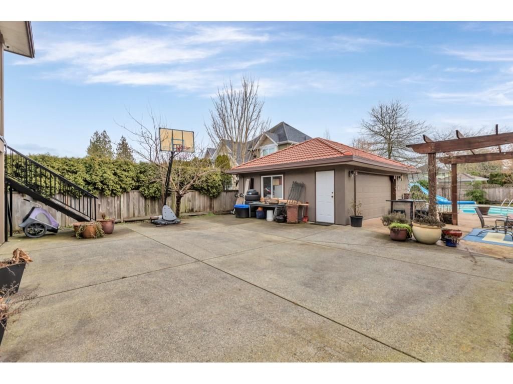 Listing Image 32