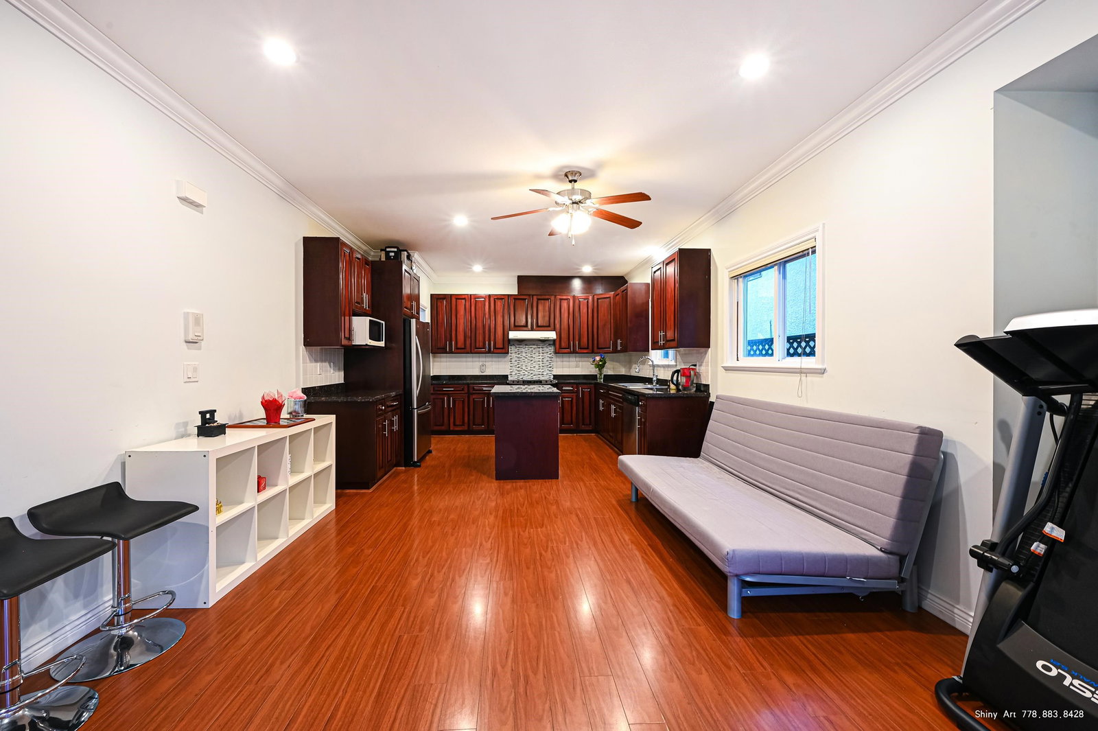Listing Image 10