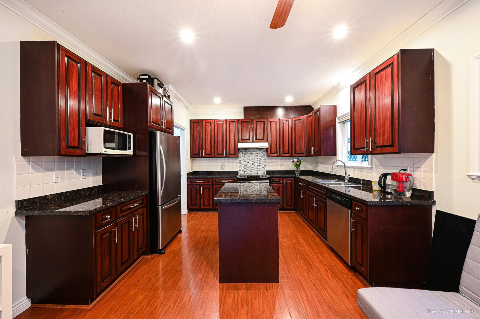 Listing Image 11