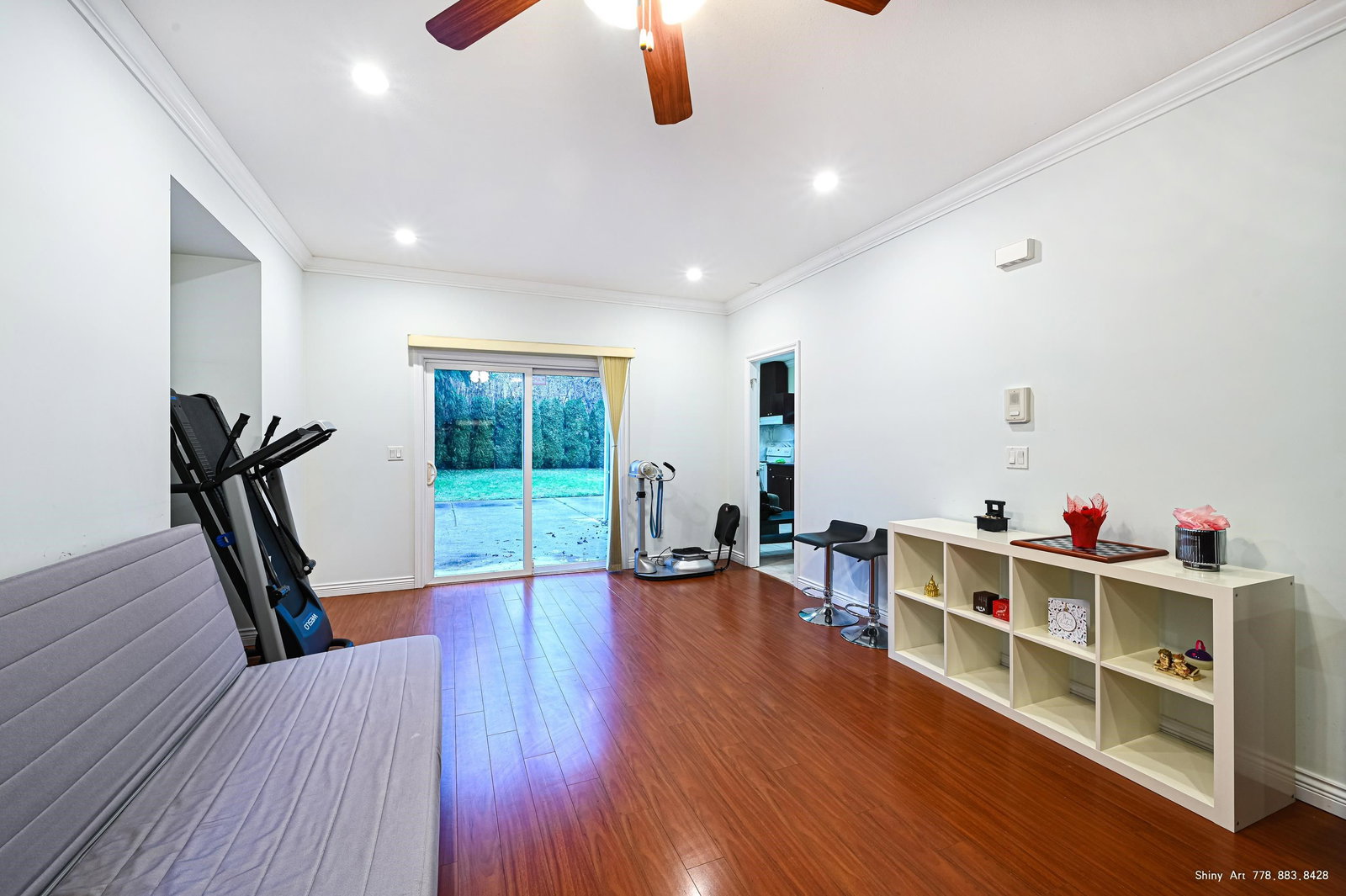 Listing Image 12
