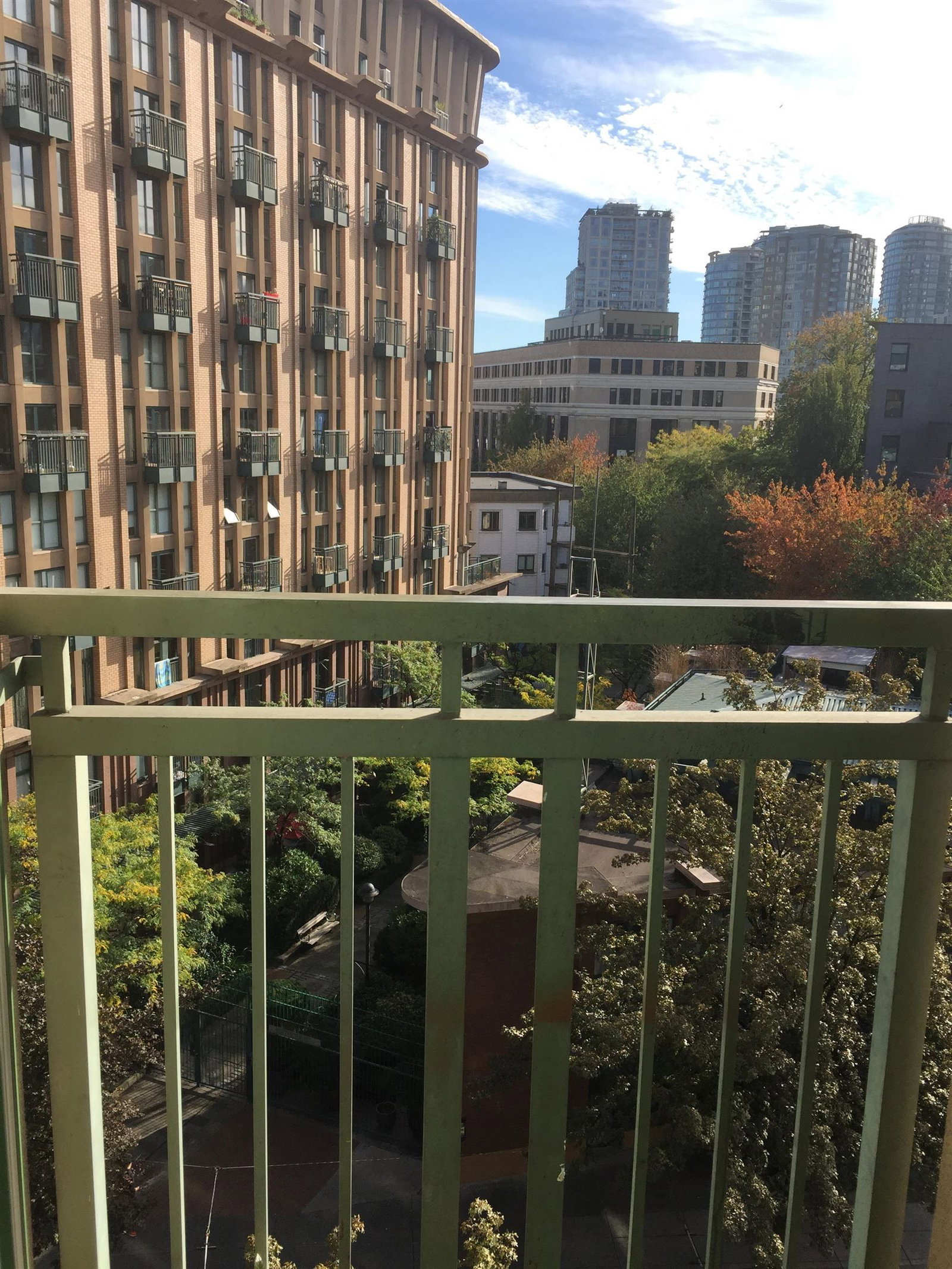 Listing Image 11