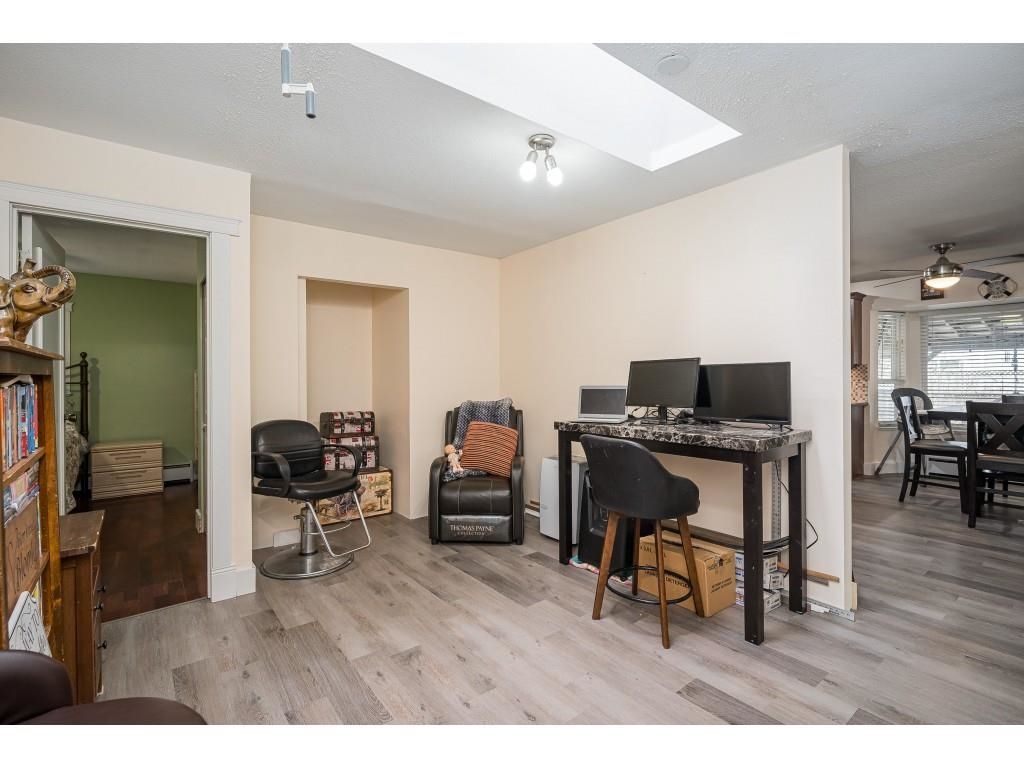 Listing Image 14