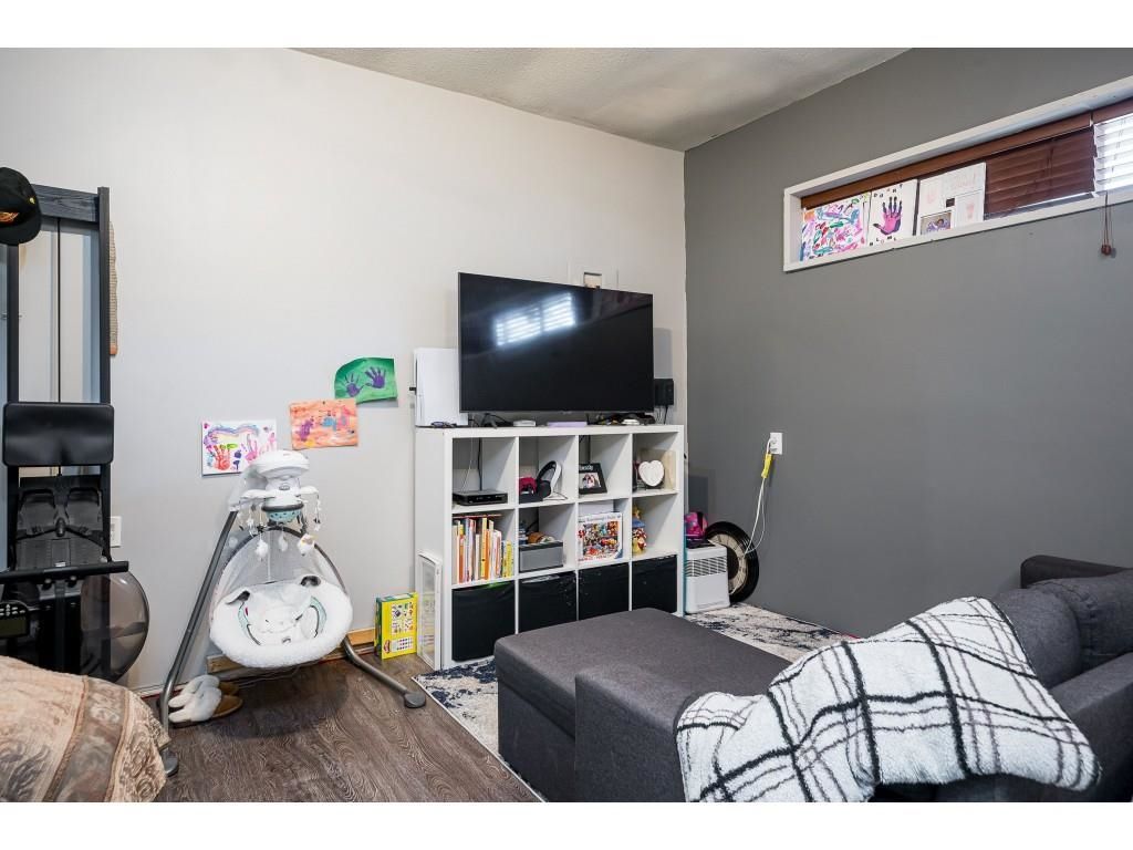 Listing Image 23