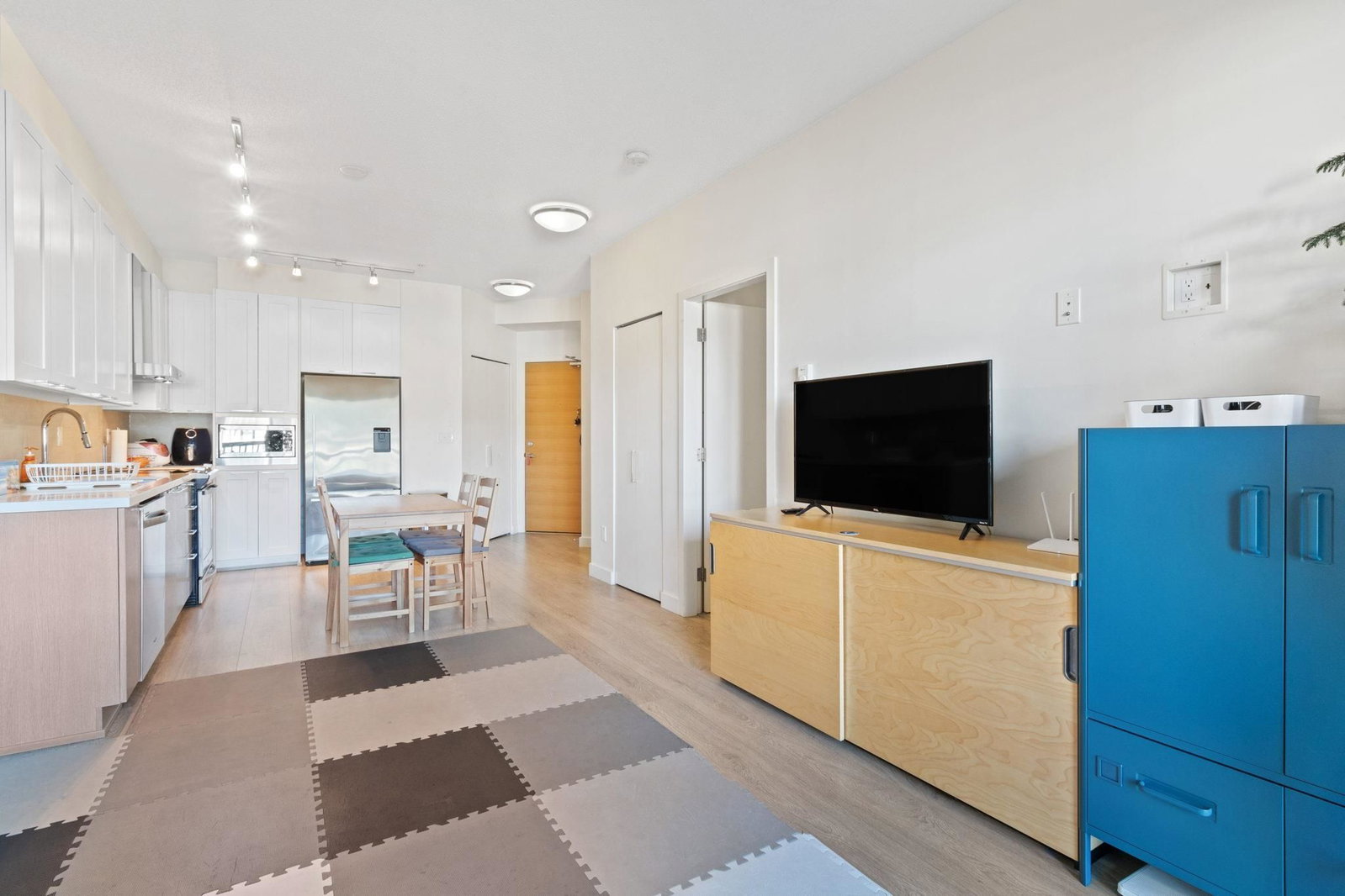 Listing Image 11