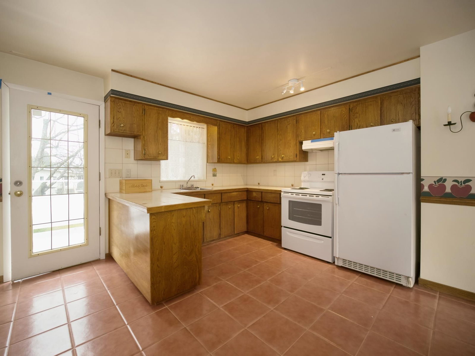 Listing Image 11
