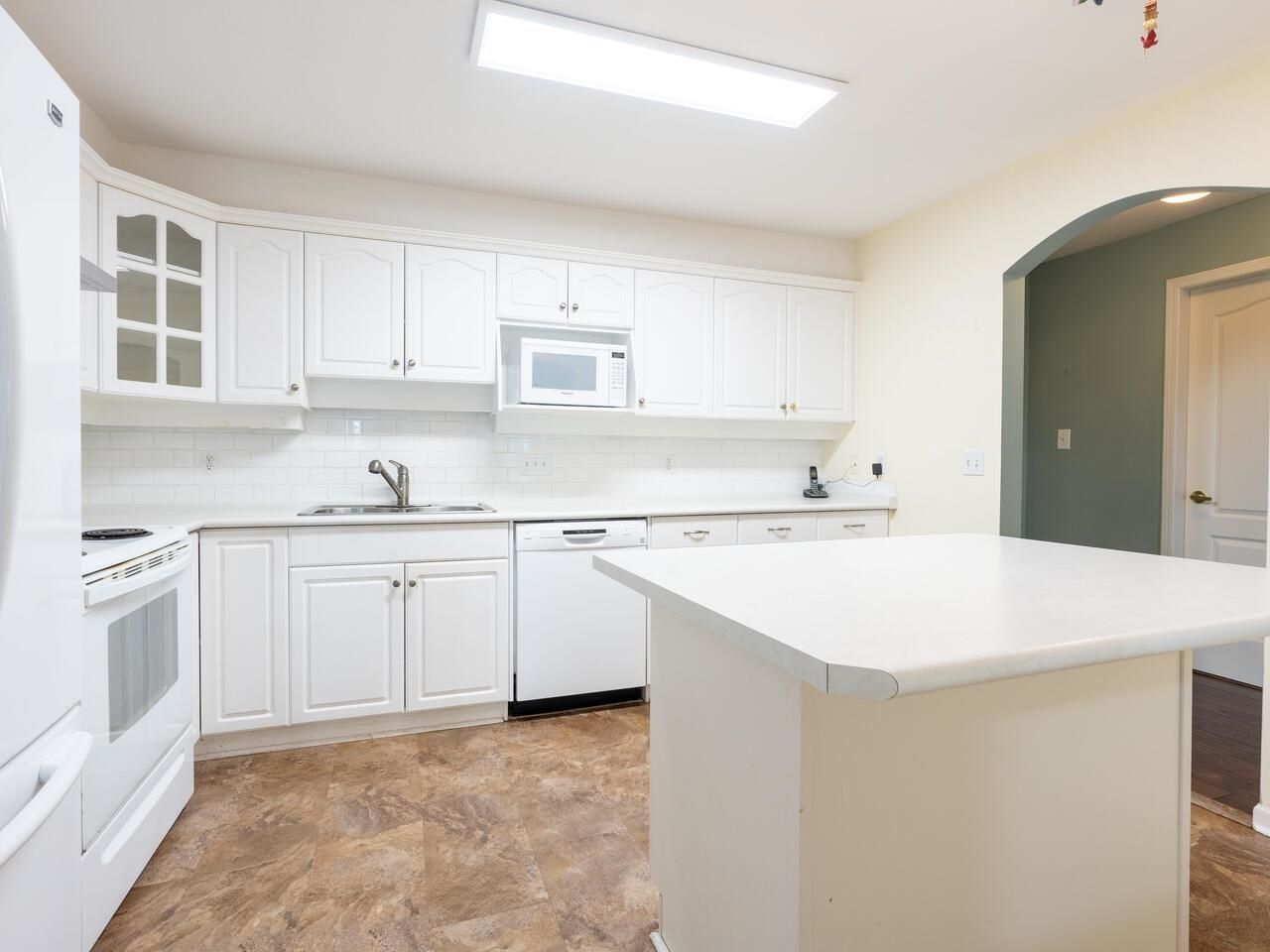 Listing Image 8