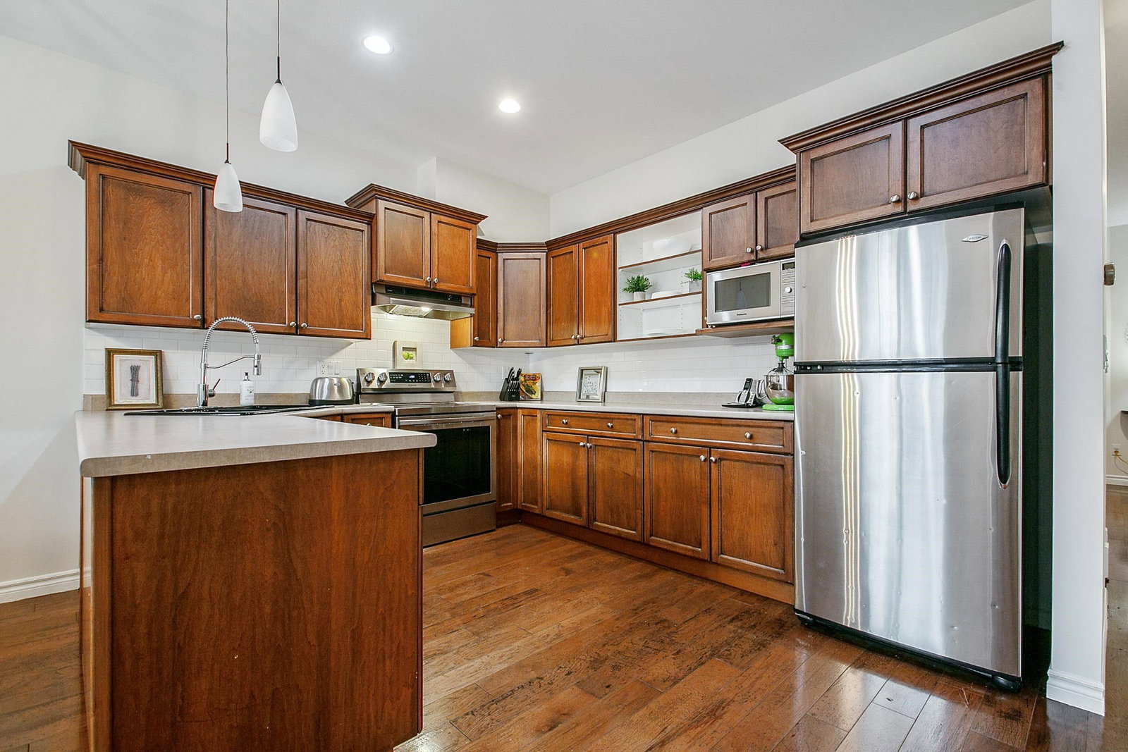 Listing Image 9