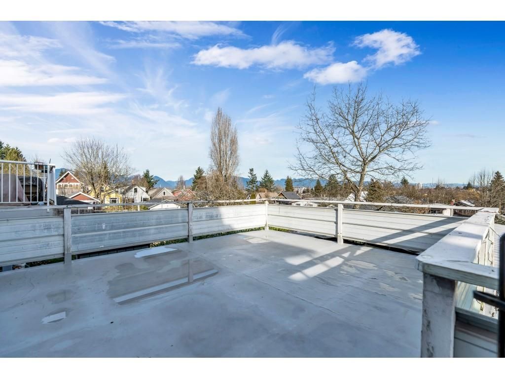 Listing Image 17