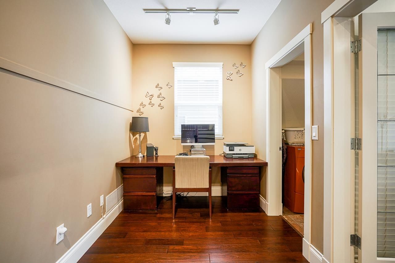 Listing Image 21