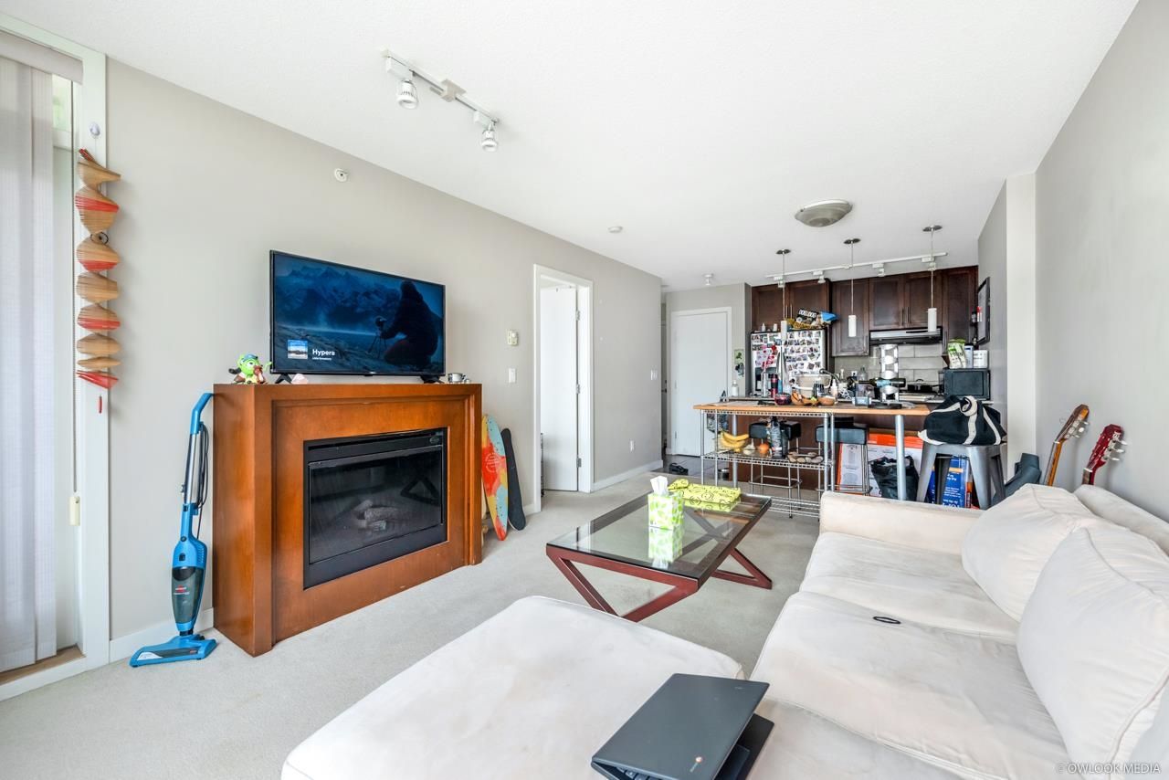 Listing Image 4
