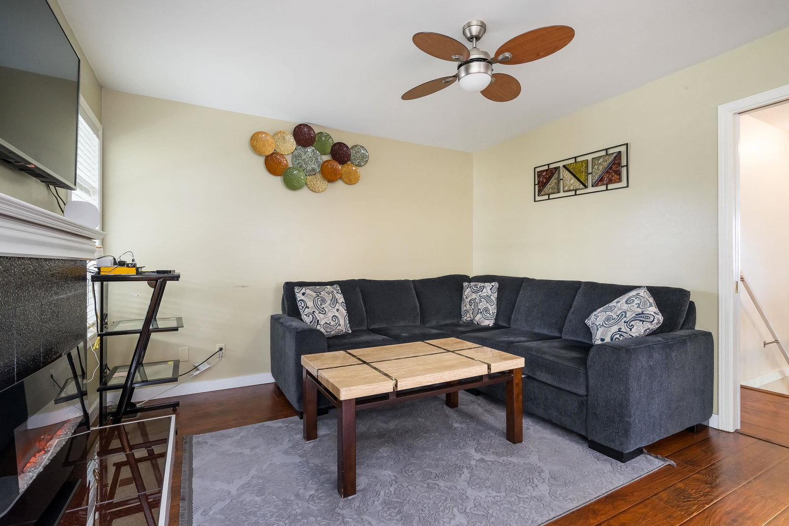 Listing Image 13