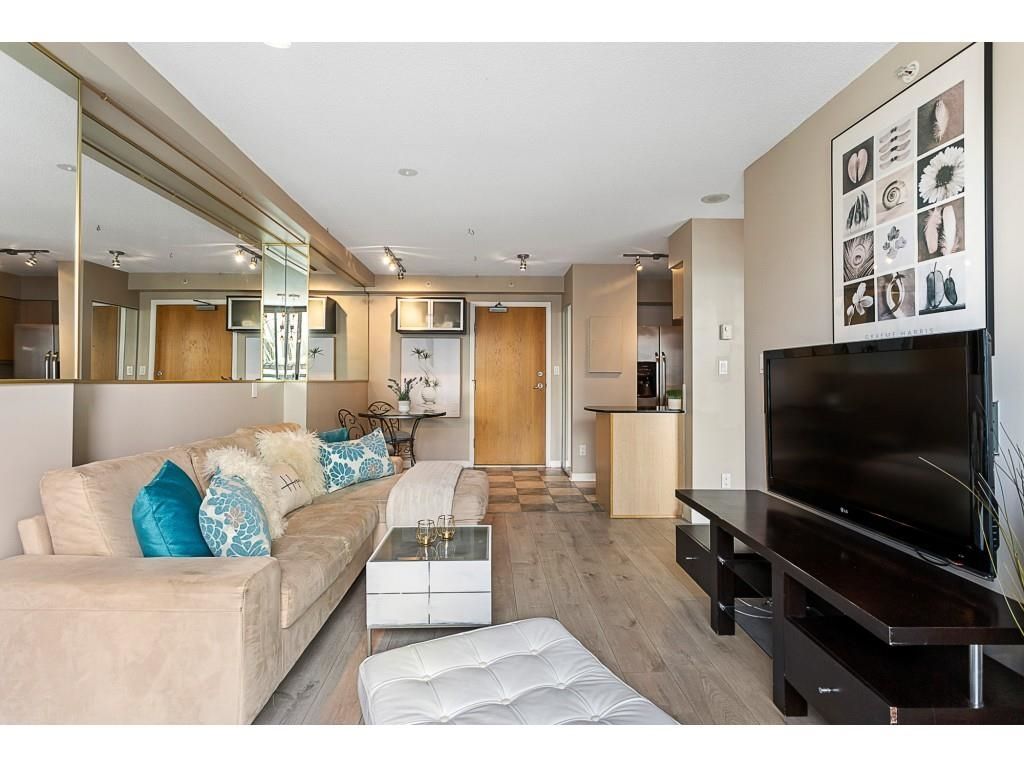 Listing Image 4