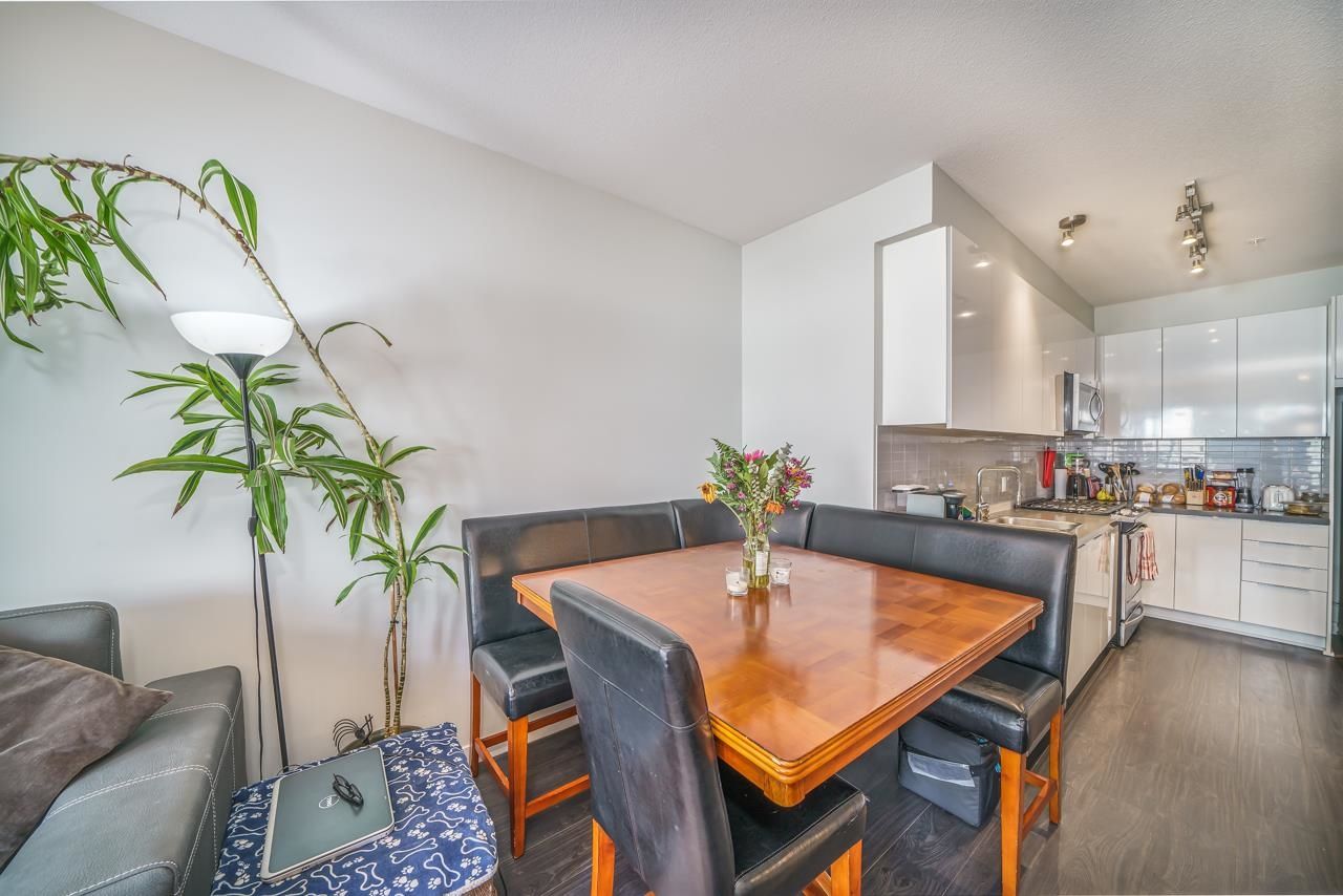 Listing Image 11