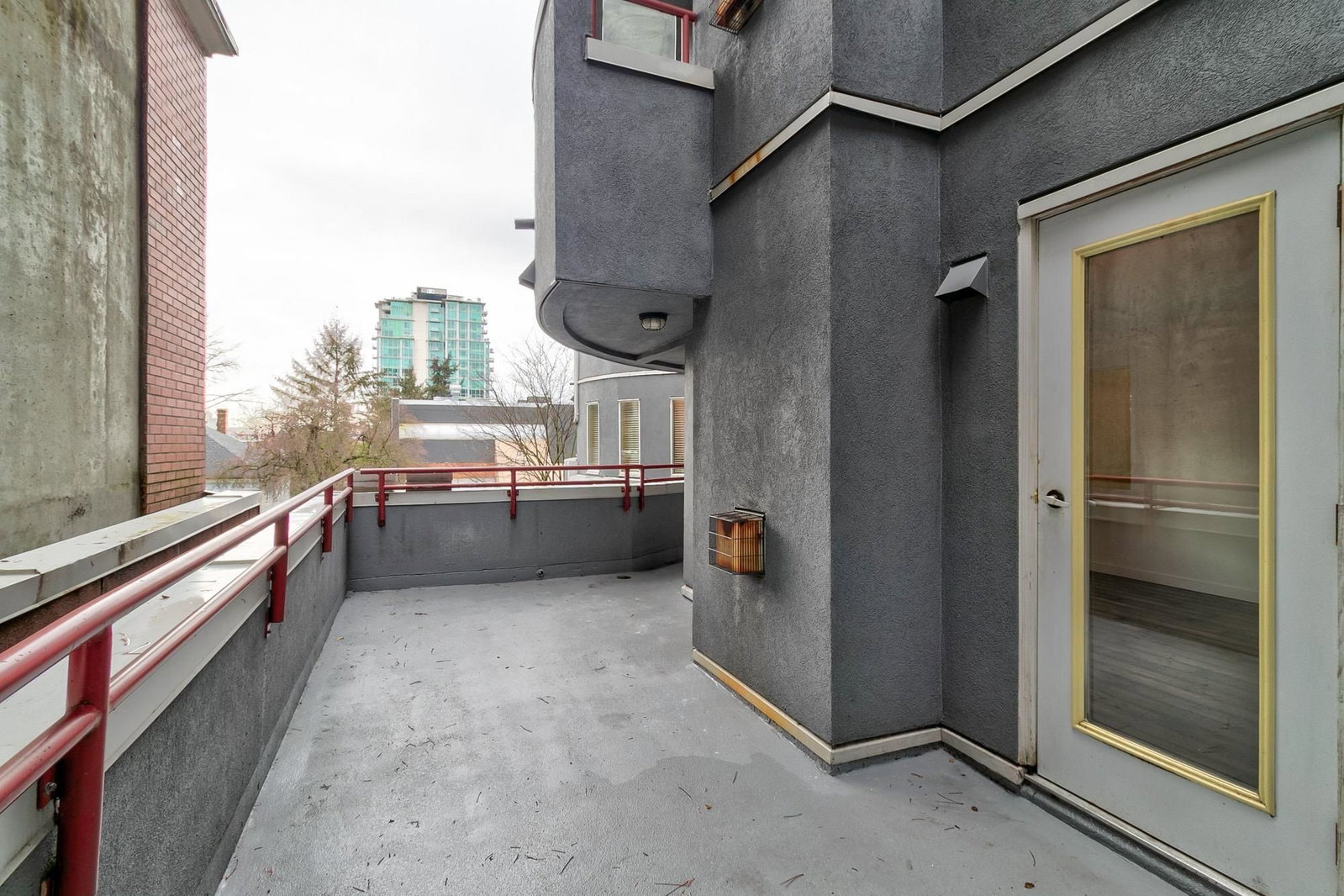 Listing Image 14
