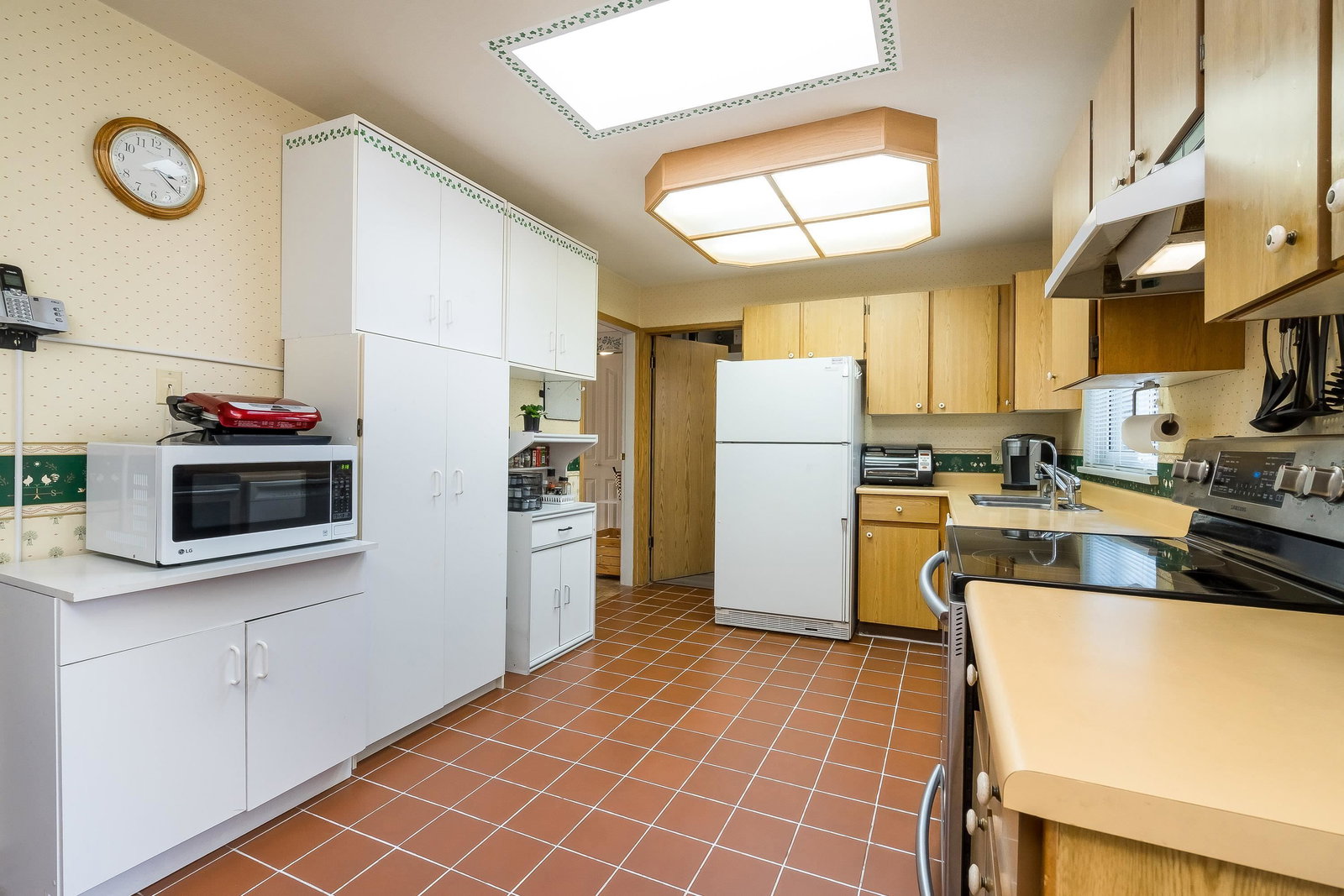 Listing Image 5