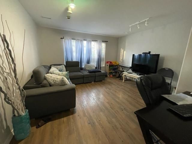Listing Image 30