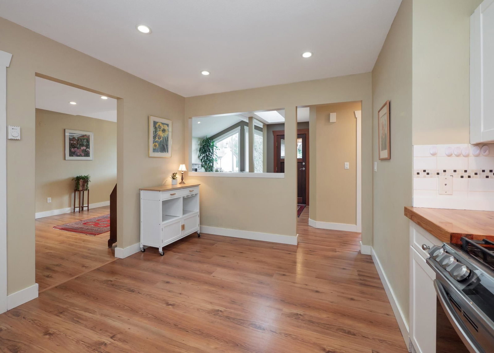 Listing Image 5