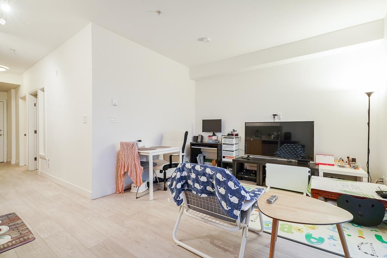 Listing Image 6