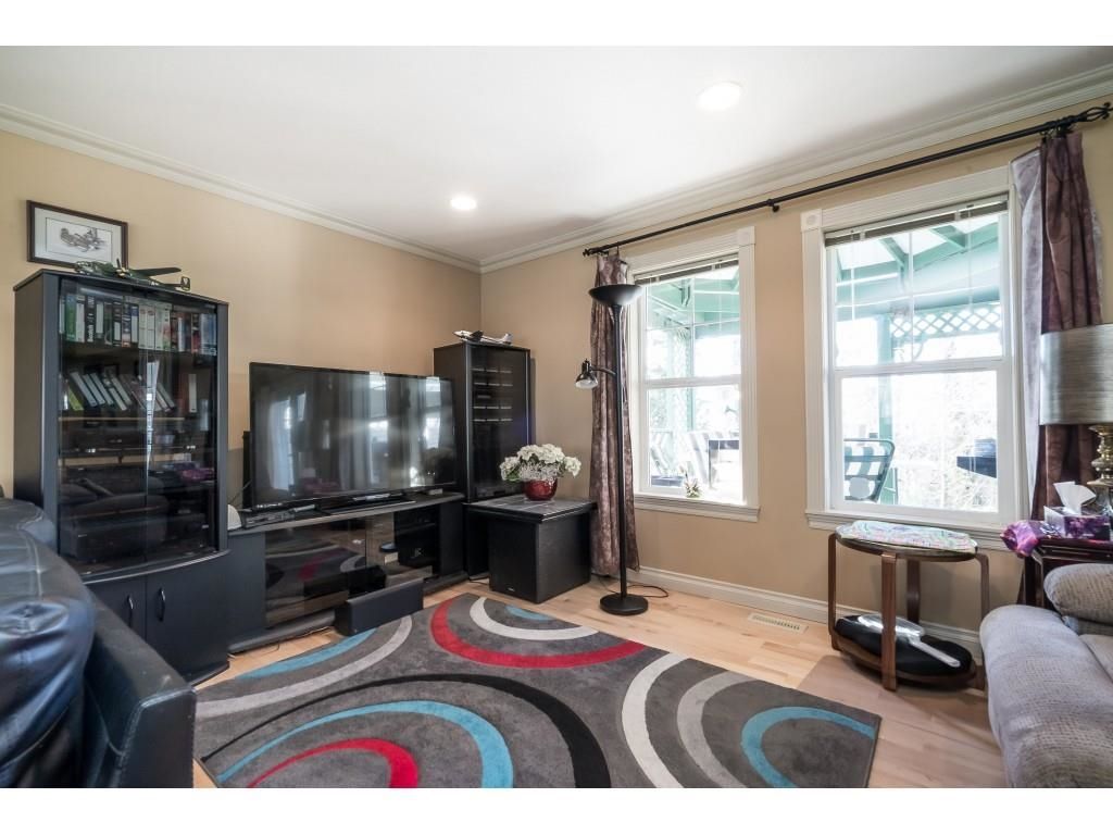 Listing Image 14