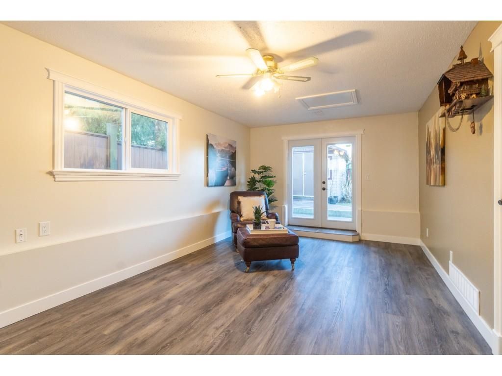 Listing Image 17