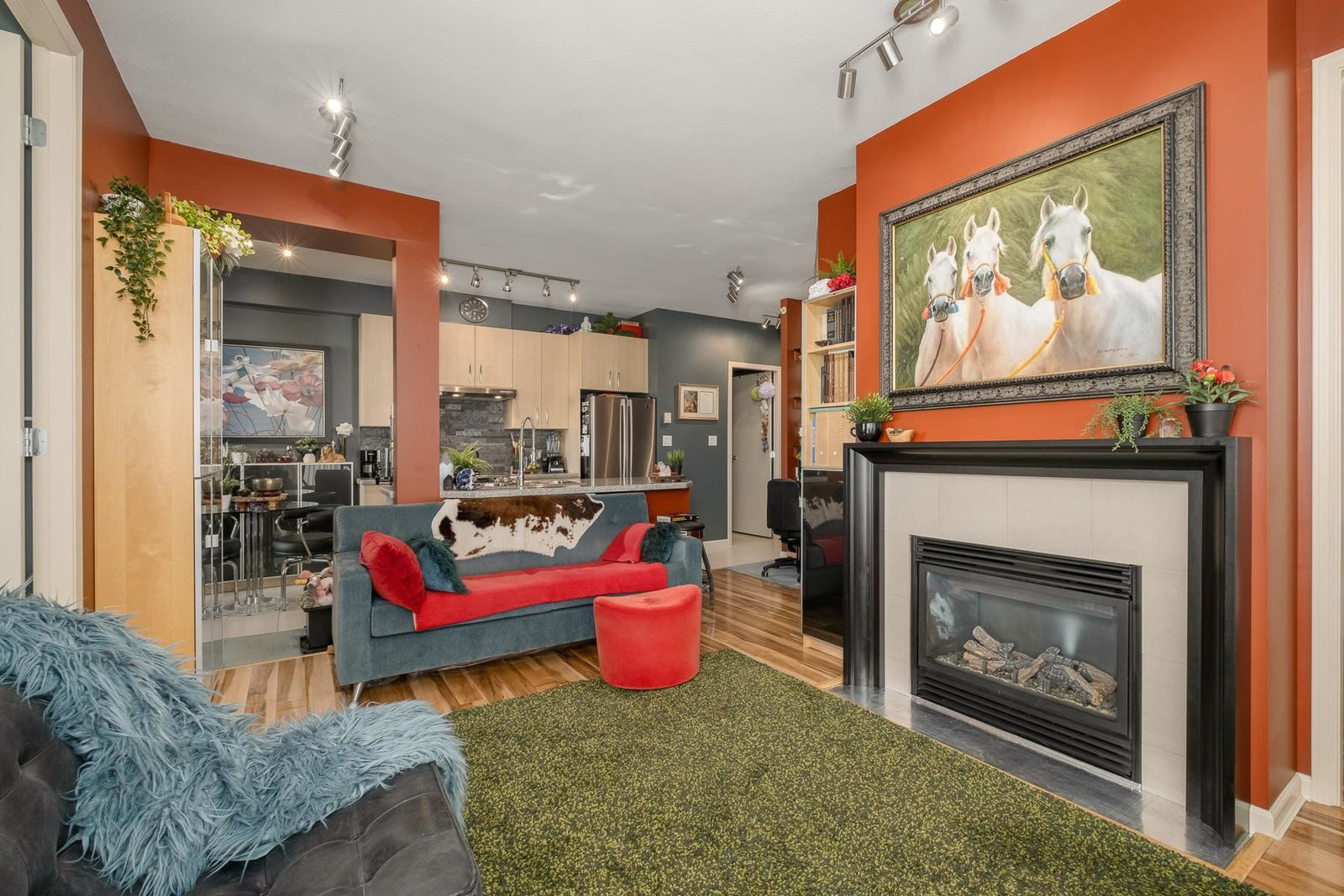 Listing Image 5