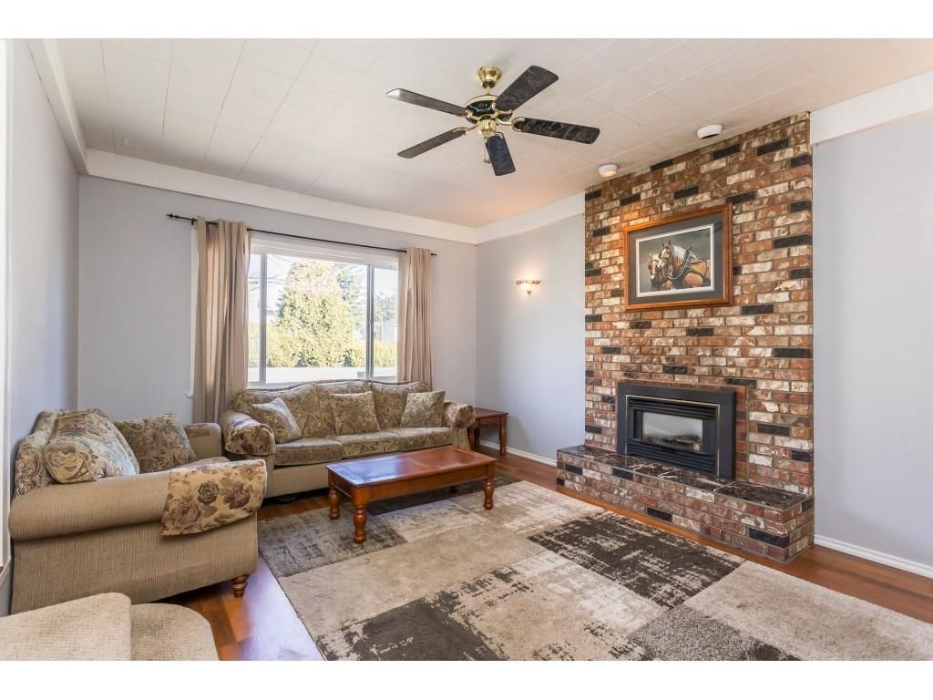 Listing Image 17