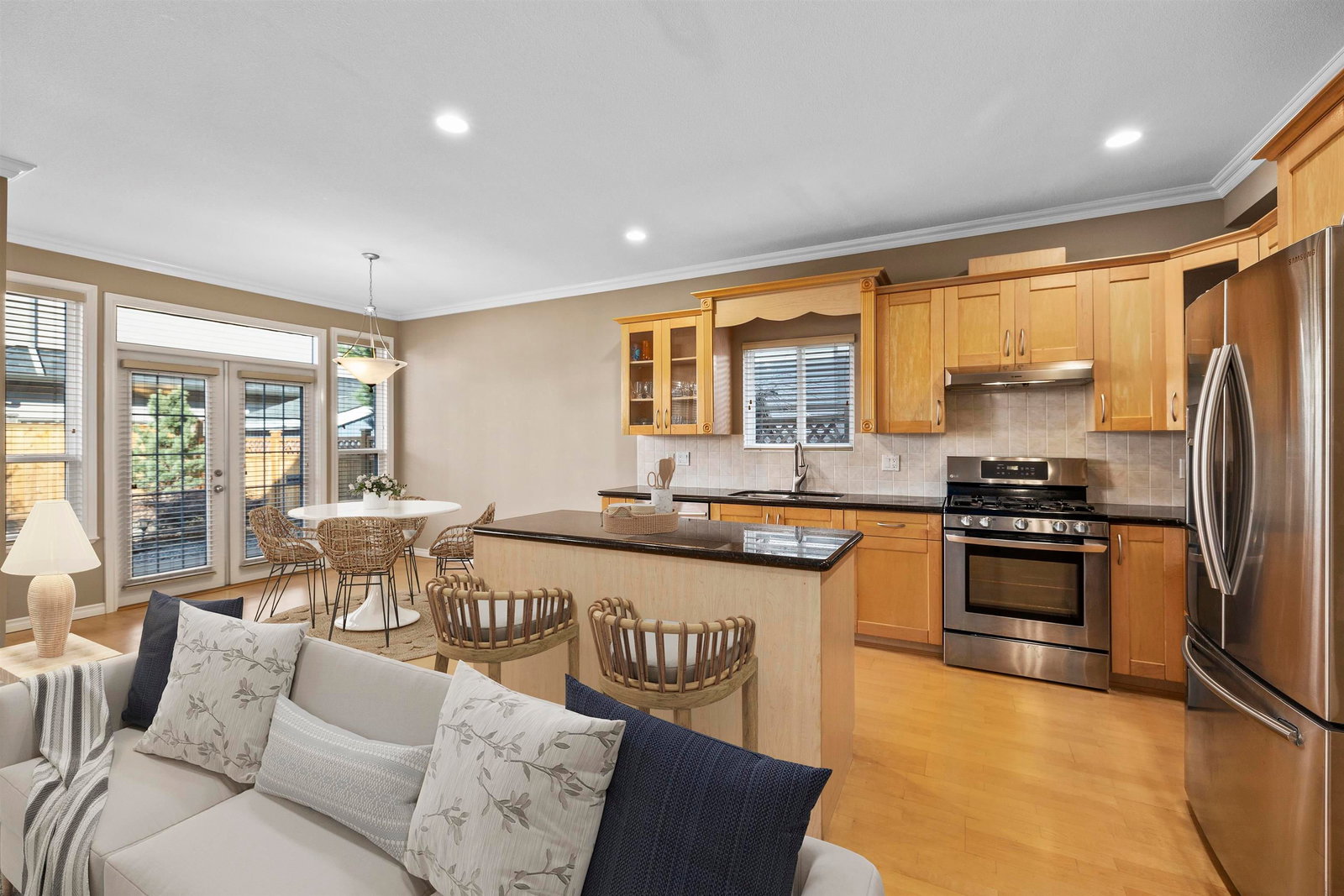 Listing Image 11